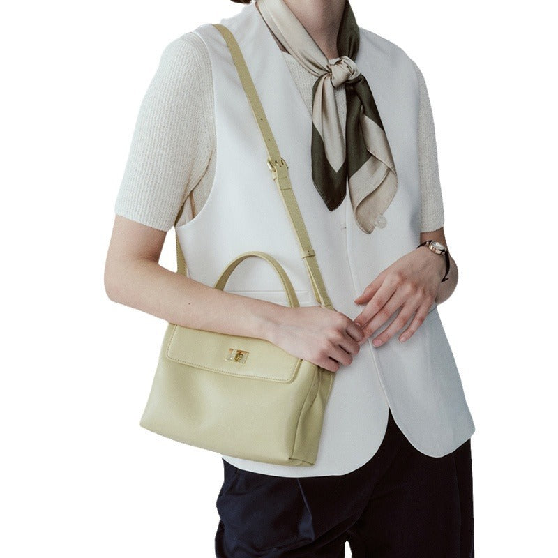 59.9USD--Charming, Fashionable and Soft Shoulder Bag(改价格链接)