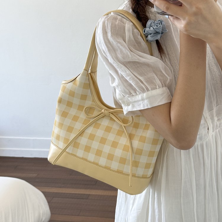 259  USD--Charming, Fashionable and Soft Shoulder Bag
