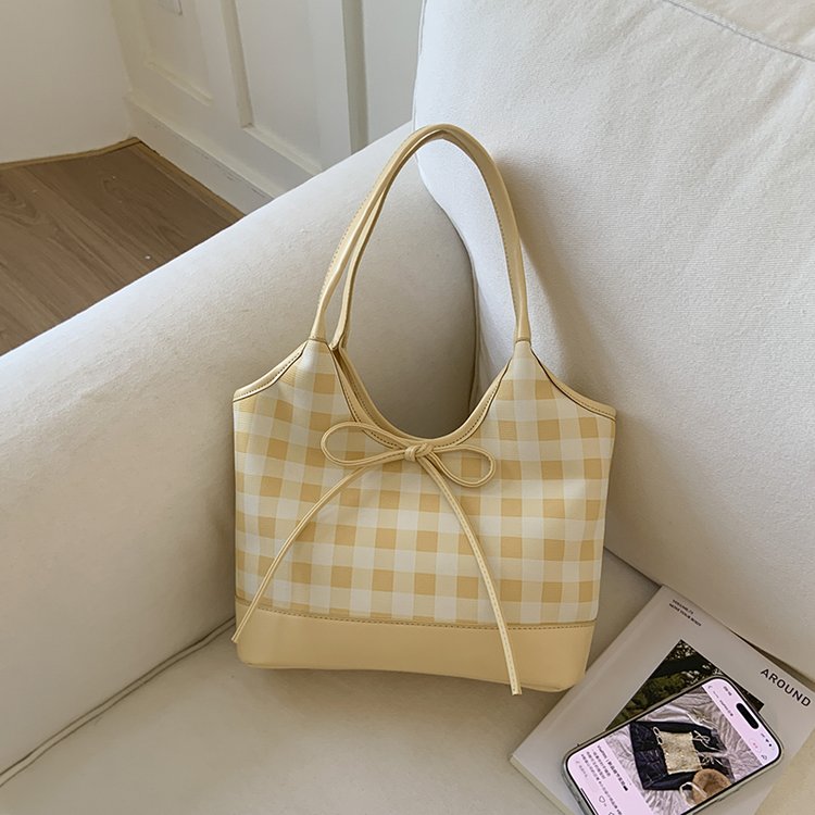259  USD--Charming, Fashionable and Soft Shoulder Bag